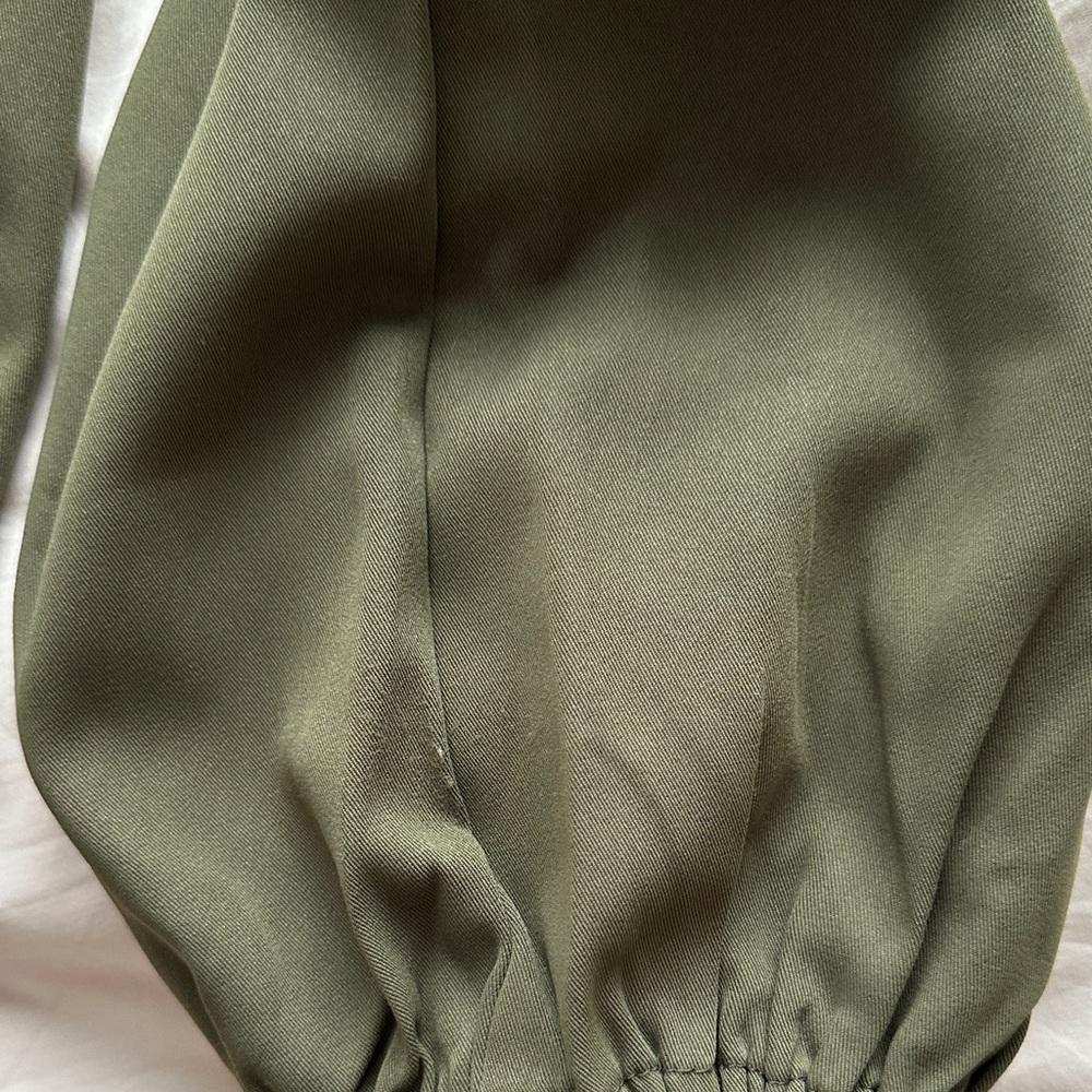 Women's Olive Cargo Jeans - Picture 11 of 12